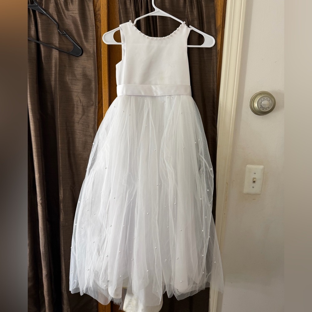 White Flower Girl Dress Size 8 Tulle Party Wedding Formal Pearl Detail
